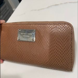 Brown leather michael kors wallet!